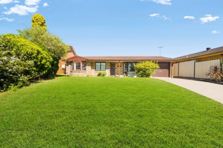 COMFORT, CONVENIENCE & FUTURE POTENTIAL IN THE HEART OF ST ANDREWS !!!