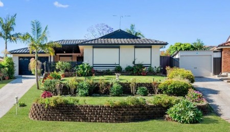 BEAUTIFULLY PRESENTED FAMILY HOME !!!