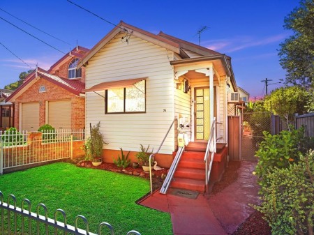 CHARMING TWO BEDDER ON A CORNER BLOCK - Sold for $557,000