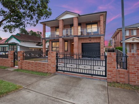 FANTASTIC LOCATION - FULL BRICK HOME