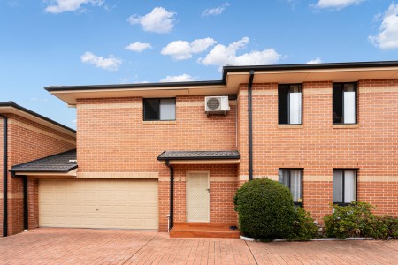 SUPER SPACIOUS TOWNHOUSE