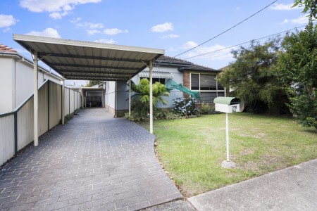 CLASSIC COTTAGE ON A 490SQM BLOCK