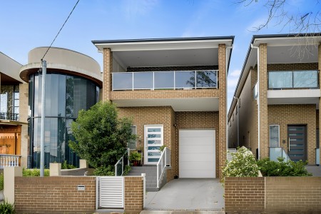 STYLISH FAMILY HOME