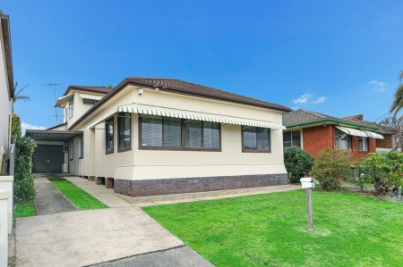 GREAT SIZE FAMILY HOME ON A 607SQM BLOCK