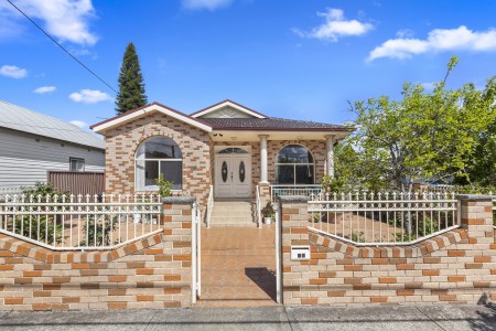 QUALITY 4 BEDROOM HOME ON A CORNER BLOCK