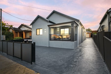 IMMACULATE HOME WITH APPROVED GRANNY-FLAT!