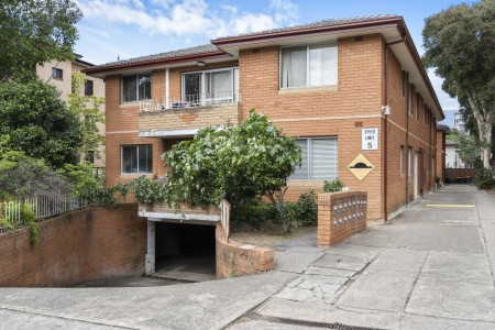 SUPER ONE BEDROOM APARTMENT IN THE HEART OF LIDCOMBE