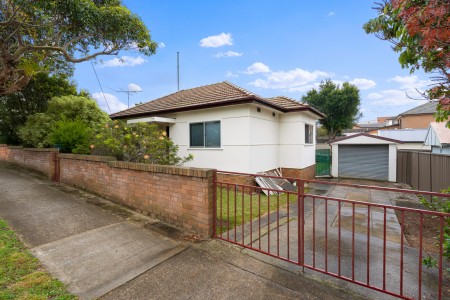 BEAUTIFUL 2 BEDROOM FAMILY HOME