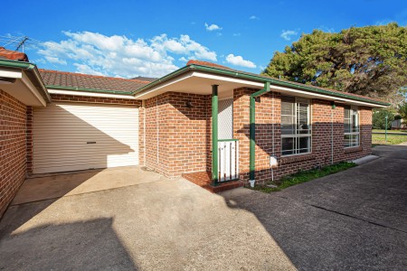 INVESTORS SPECIAL - APPROX. 5% RETURN - LOW STRATA!
