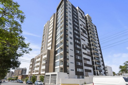 TERRIFIC FIRST FLOOR 2 BEDROOM UNIT  - OPEN TO VIEW SATURDAY 2-2.30PM