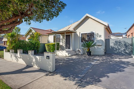FULLY RENOVATED FAMILY HOME!
