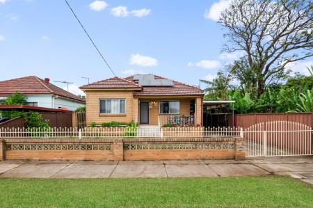 LOVELY FAMILY HOME!