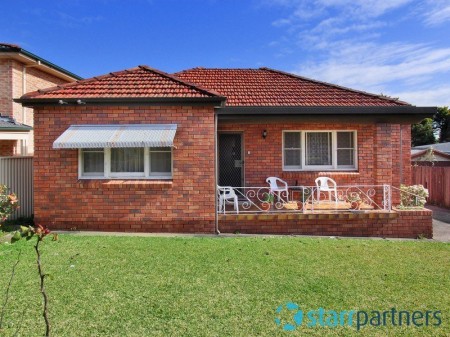 BRICK HOME WITH MODERN GRANNY FLAT - 512SQM BLOCK AND 14.6M FRONTAGE