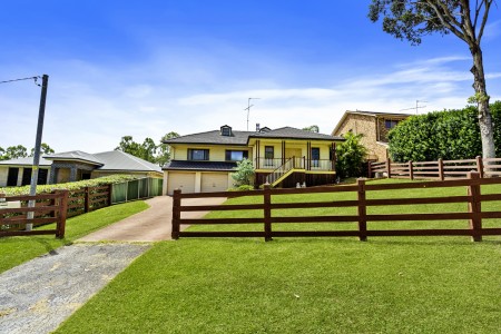 SUPER SIZE HOME ON A 1214sqm BLOCK WITH MASSIVE GARAGE AND BASEMENT!