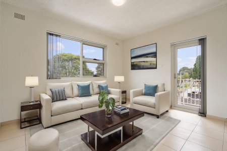 INSPECTION CANCELLED-DEPOSIT TAKEN
 MODERN 2 BEDROOM UNIT WITH A CAR SPACE