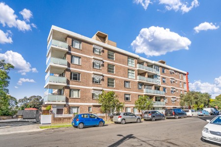 SUPER SIZED 1 BEDROOM APARTMENT - 350M TO AUBURN STATION - OPEN TO VIEW SATURDAY 12-12.30PM