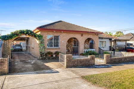 CHARMING 3 BEDROOM HOME