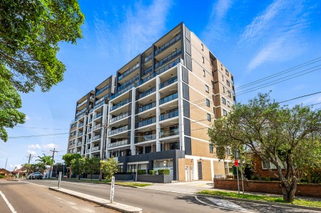 RENOVATED - NEAR NEW APARTMENT WITH SPECTACULAR VIEWS!