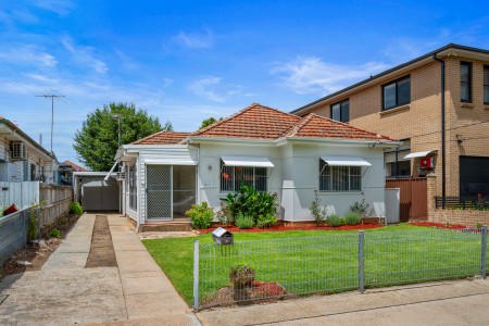 A GREAT LOCATION - POSITION AND POTENTIAL !!