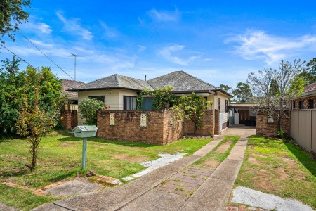 SIZE AND SPACE - 695SQM BLOCK WITH 15.24M FRONTAGE