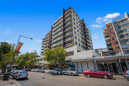 SPACIOUS & SECURE 2-BEDROOM APARTMENT IN THE HEART OF FAIRFIELD