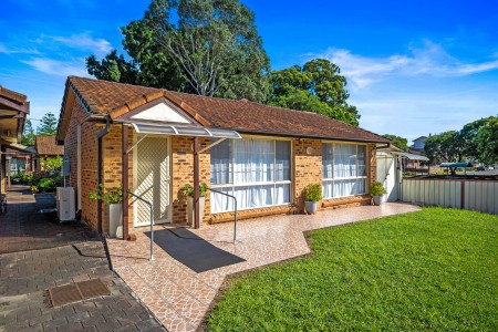 EASY, LOW-MAINTENANCE LIVING IN PRIME AUBURN LOCATION!