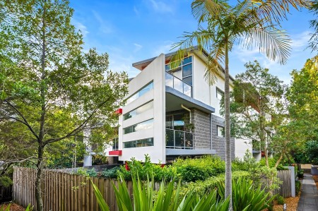 MODERN COMFORT IN A PRIME LOCATION