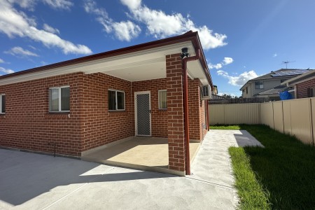 BEAUTIFUL 2 BEDROOM GRANNY FLAT
