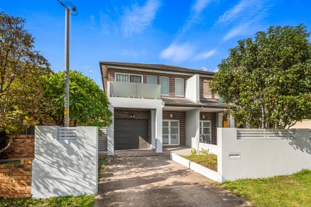 CONTEMPORARY LIVING FOR THE MODERN FAMILY - OPEN TO VIEW SATURDAY 10-10.30AM
