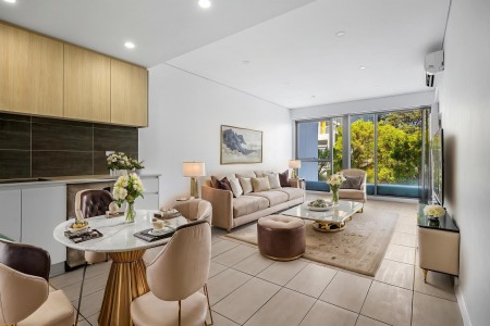 GREAT SIZE 1 BR APARTMENT - 87SQM PLUS CARSPACE AND STORAGE - RENTED FOR $560 PER WEEK