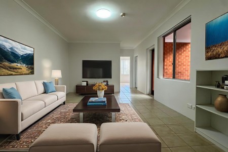 FRESHLY RENOVATED 2 BED 1 BATHROOM UNIT