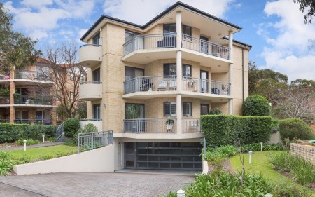 BEAUTIFUL TOP FLOOR APARTMENT