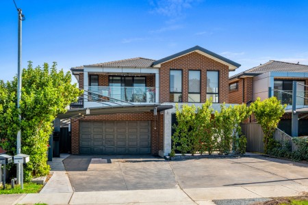 THE ONE YOU HAVE BEEN WAITING FOR !!! MODERN AND HIGH QUALITY HOME WITH GRANNY FLAT