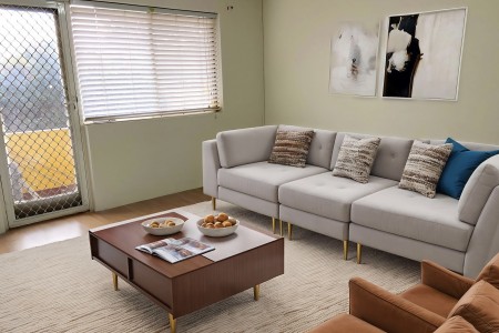 2 BEDROOM UNIT 200M TO TRAIN STATION