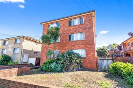 BRIGHT AND SUNNY APARTMENT - CURRENTLY LEASED FOR $510/WEEK