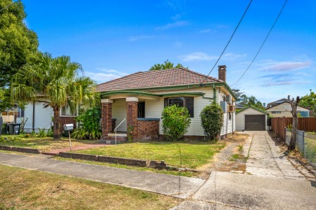 HOME WITH ENDLESS POTENTIAL IN A PRIME LOCATION!