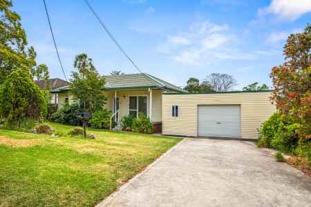 RENOVATED LARGE 4 BEDROOM FAMILY HOME