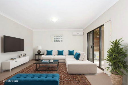 HUGE GROUND FLOOR UNIT IN A PRIME POSITION