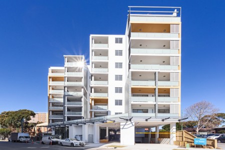 TERRIFIC 2 BEDROOM 2 BATHROOM APARTMENT