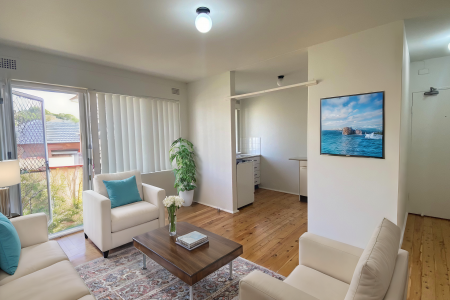 FANTASTIC 2 BEDROOM GROUND FLOOR UNIT