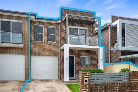 STUNNING FULL-BRICK DUPLEX - LUXURY, STYLE AND COMFORT COMBINED