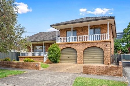 WHAT AN OPPORTUNITY - GREAT FAMILY HOME IN PRIME POSITION