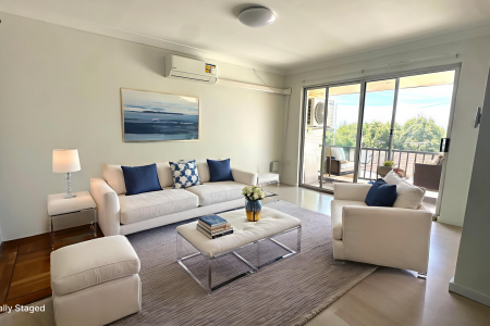 FULLY RENOVATED FLOOR 2 BEDROOM UNIT 500M TO AUBURN STATION