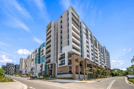 MODERN 1 BED SITUATED IN A DESIGNER COMPLEX WITH TOP FACILITIES