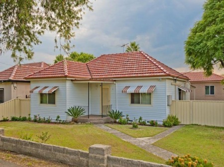 3 BEDROOM FAMILY HOME