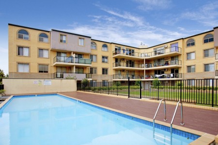 RENTED FOR $600 PER WEEK - SPACIOUS UNIT IN A PRIME LOCATION - OPEN TO VIEW SATURDAY 12-12.30PM