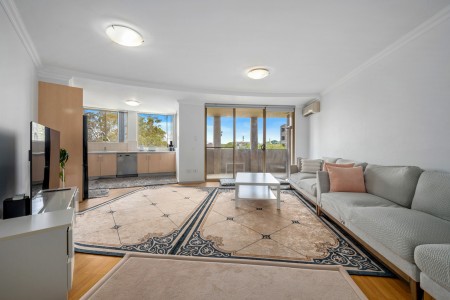 SPACIOUS UNIT IN A MODERN COMPLEX &ndash; PRIME CENTRAL LOCATION