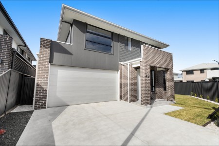 BRAND NEW SPACIOUS FAMILY HOME