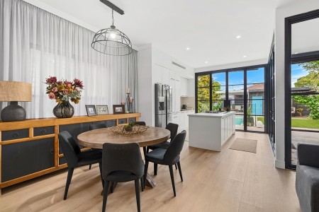 HIGH QUALITY AND A TOUCH OF LUXURY