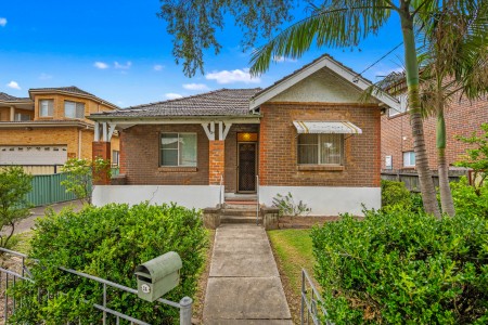 CLASSIC FULL BRICK HOME  - PRIME HIGH SIDE LOCATION - 486SQM BLOCK